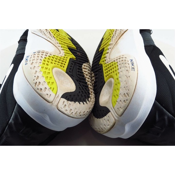 Nike Kyrie Boys Shoes Size 7 M Black Fabric Running - Picture 6 of 7